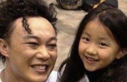 曾宝仪长相不随爹,盘点那些丑爹生出漂亮闺女的明星