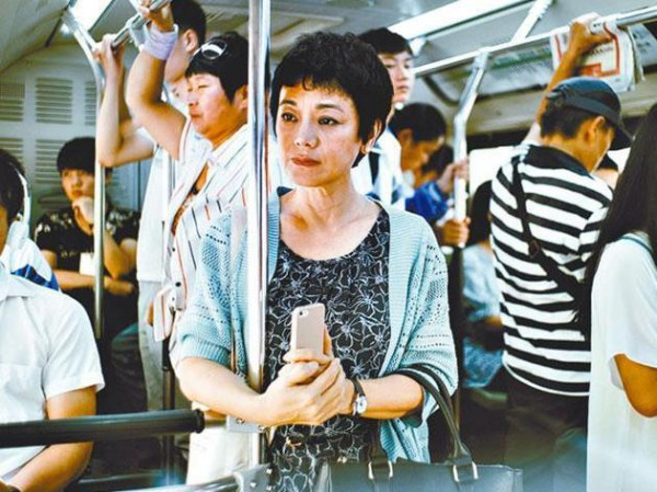 吐金马奖闷气!张艾嘉当导演36年首拿奖:心存感激