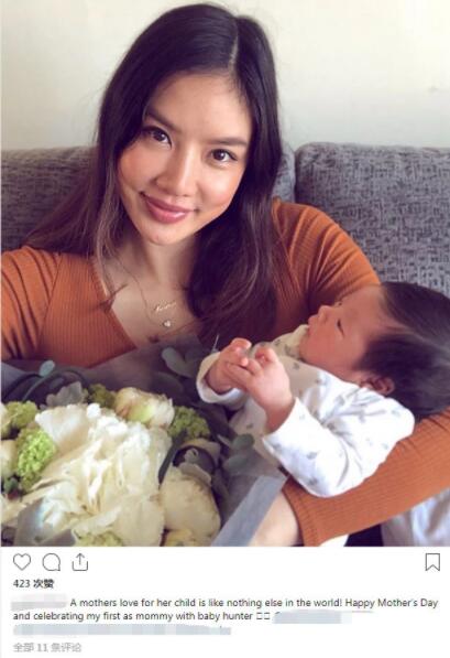 乐基儿产后晒母子合照 儿子侧颜曝光头发浓密