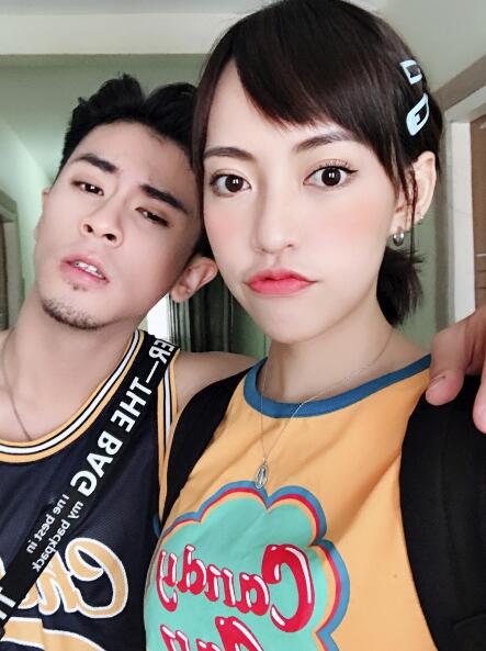 焦曼婷晒好友搭肩照 焦恩俊日常吃醋:想残废吧!