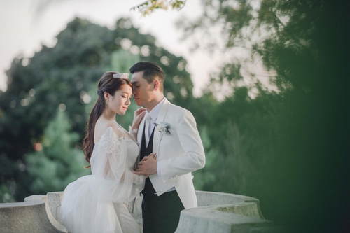 苟芸慧梦幻婚纱照曝光 丈夫为锡矿大王陆佑后人